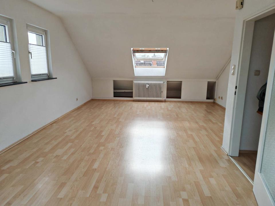 Thumbnail-2,5 ZW WOHNUNG WANNENBAD EBK KÖNIGSLACHERSTR 11-13 NÄHE UNIKLINIK ROSSMANN EIFLER REWE PENNY ÖVNP S BAHN LYONERSTR ZEITMIETVERTRAG 24MONATE (DANNACH VERLÄNGERUNG EVENTUELL MÖGLICH)
