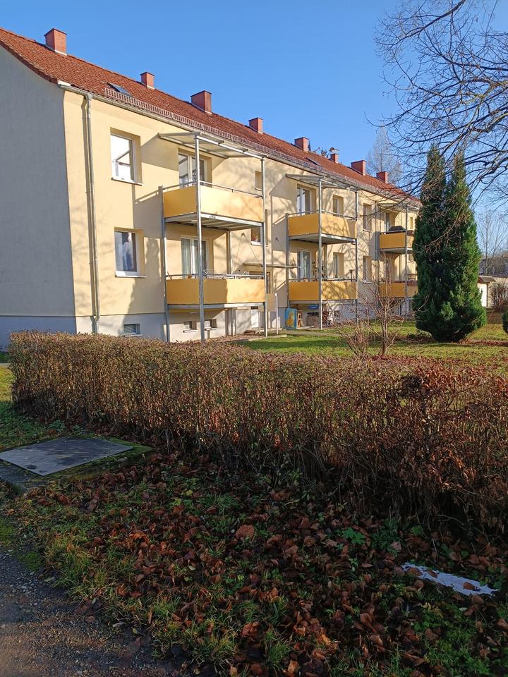 Thumbnail-3 Zimmer Wohnung im Grünen mit Balkon in Holleben
