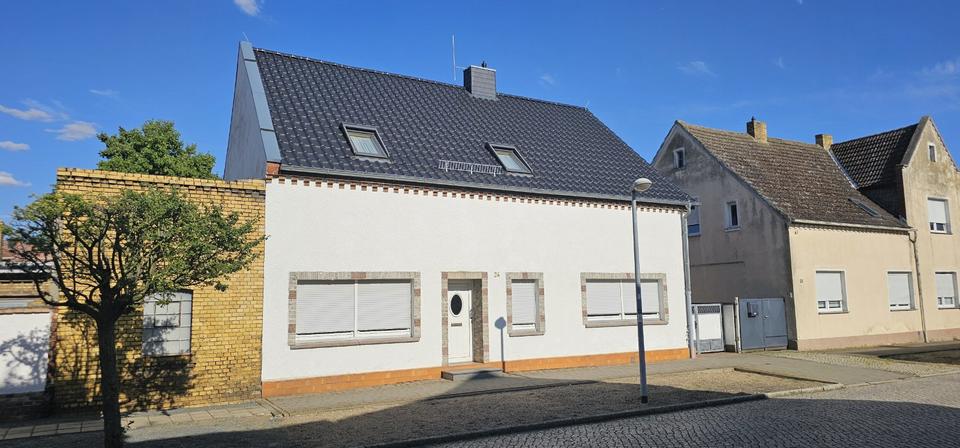 Thumbnail-Klein wirkt’s nur von außen – gemütliches Haus mit Garten & Garag