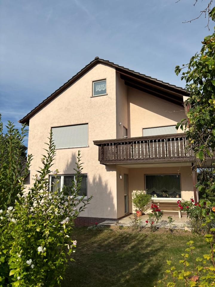 Thumbnail-Freistehendes Mehrfamilien-Wohnhaus mit Doppelgarage