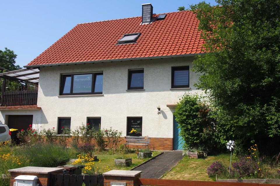 Thumbnail-Freist. Einfamilienhaus mit ELW, Massivbauweise, Feldrandlage