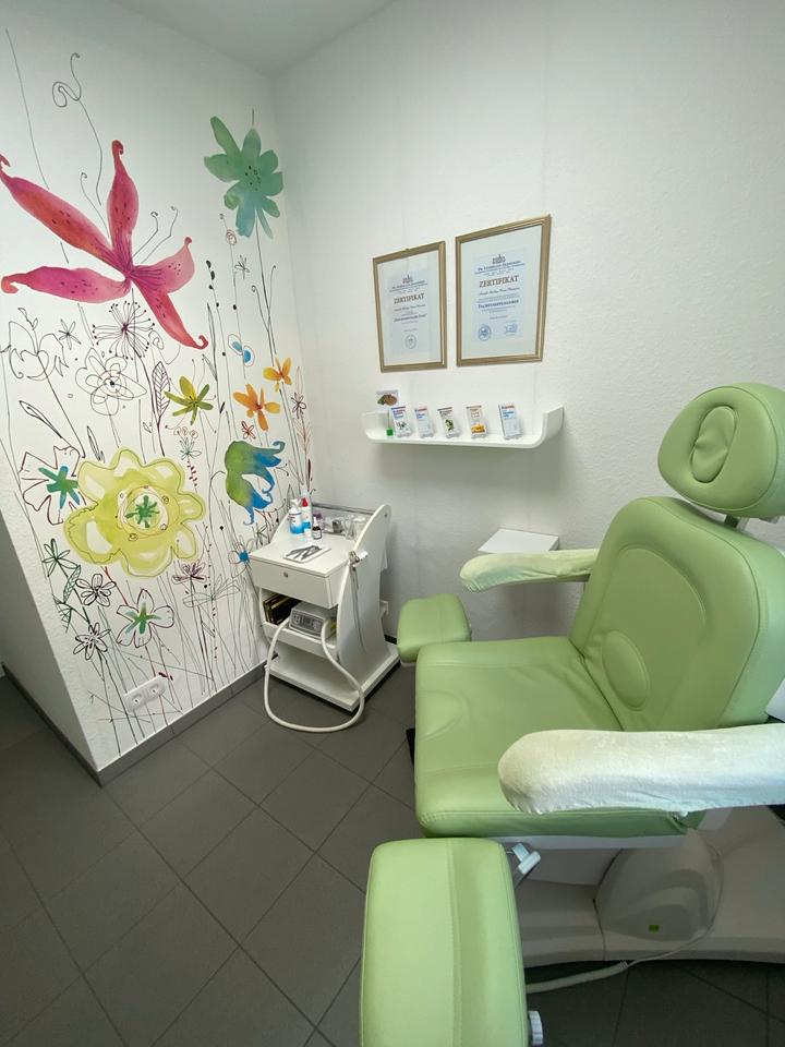 Thumbnail-Fußpflege Praxis zu Vermieten