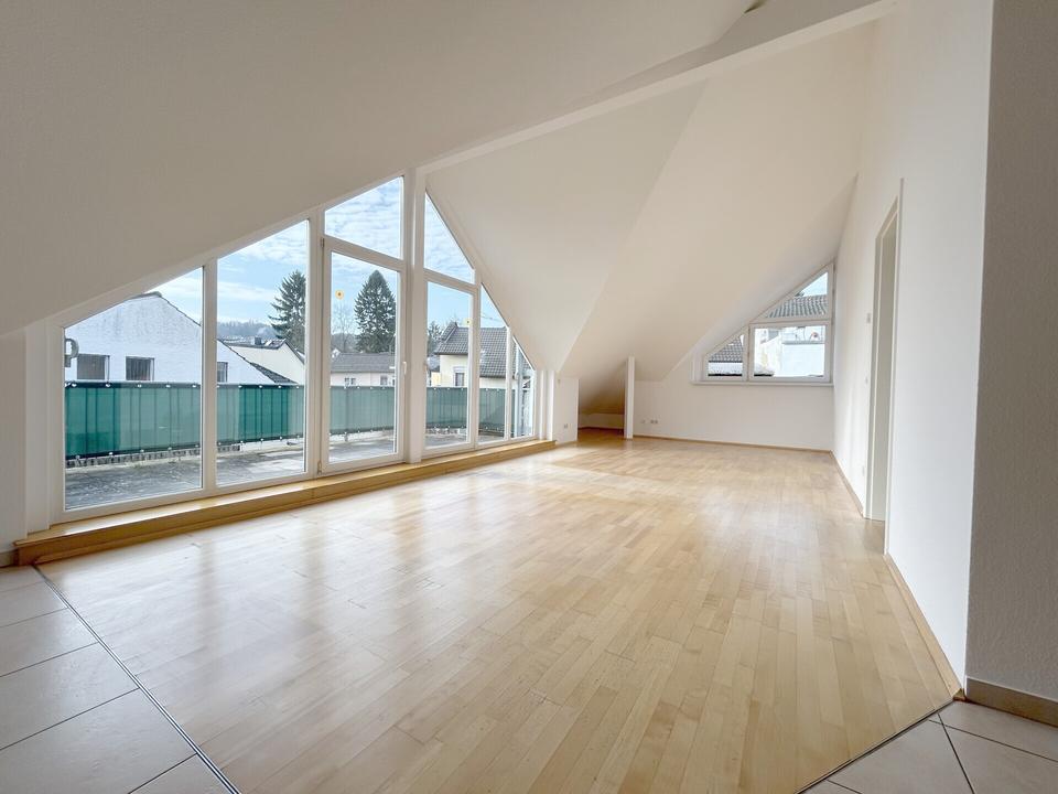 Thumbnail-Bonn-Muffendorf: Helle 3 Zimmer-Wohnung in schöner Wohnlage mit außergewöhnlichem Ausblick