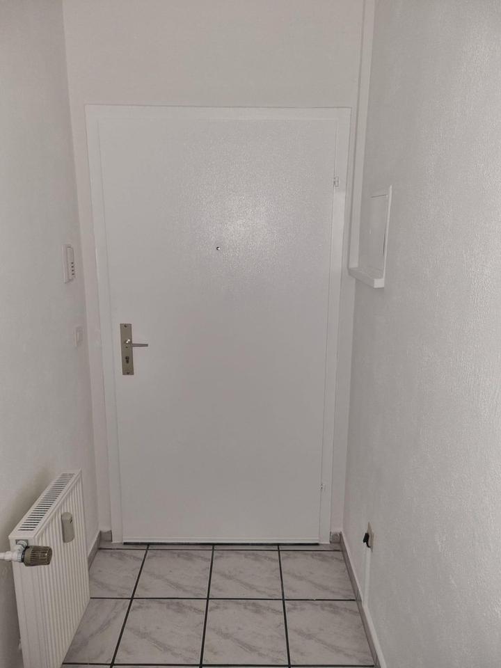 Thumbnail-Frisch renovierte 2-Zimmer-Wohnung mit Loggia, Einbauküche & Aufzug in Ennepetal