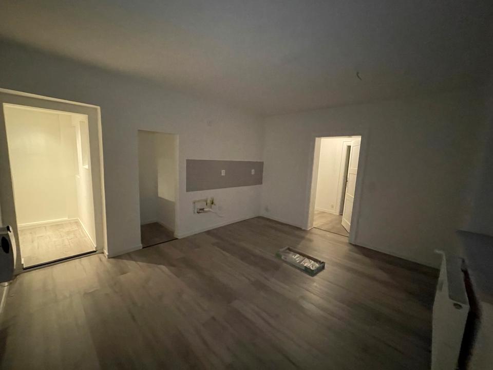 Thumbnail-2 Zimmerwohnung + große Wohnküche am Bhf