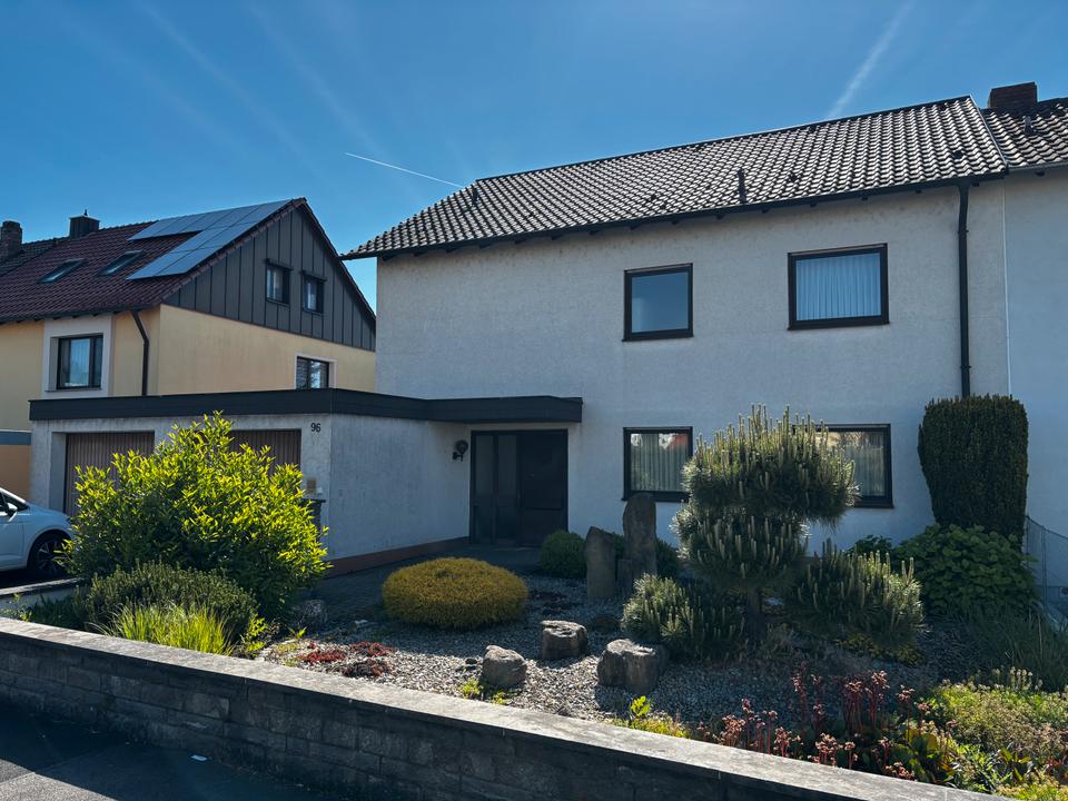 Thumbnail-Einfamilienhaus mit Doppelgarage & Garten