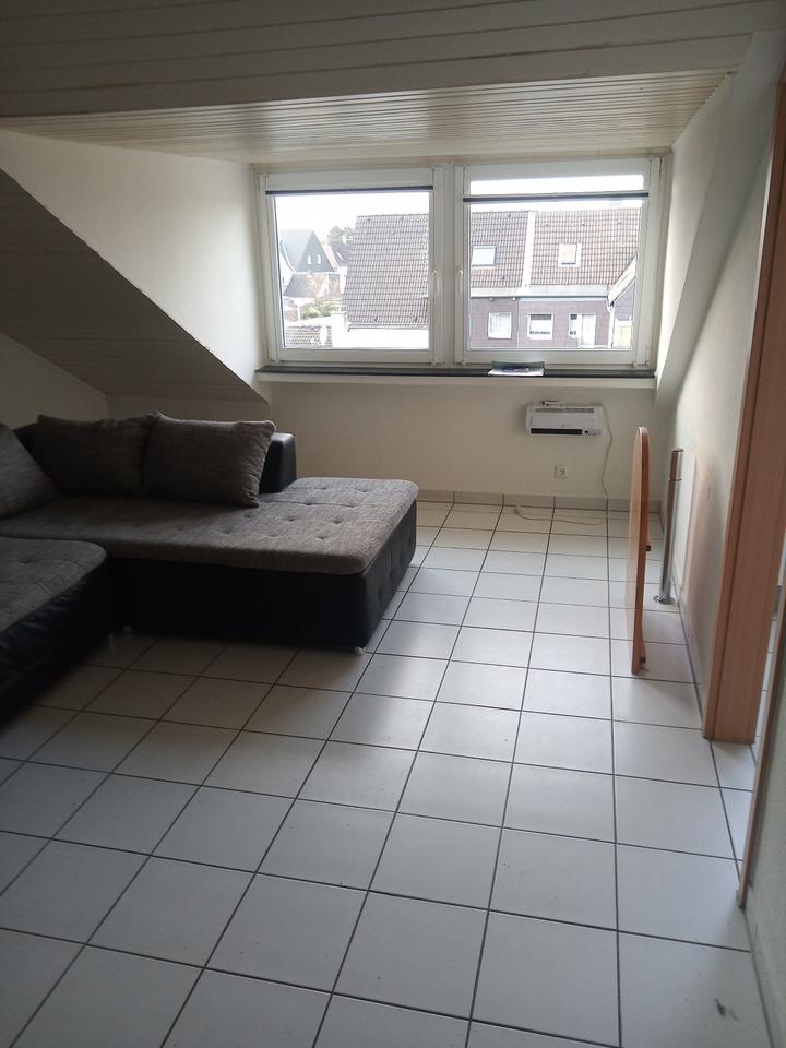 Thumbnail-Gemütliche 2,5 Zimmer-DG-Wohnung in Mülheim Dümpten