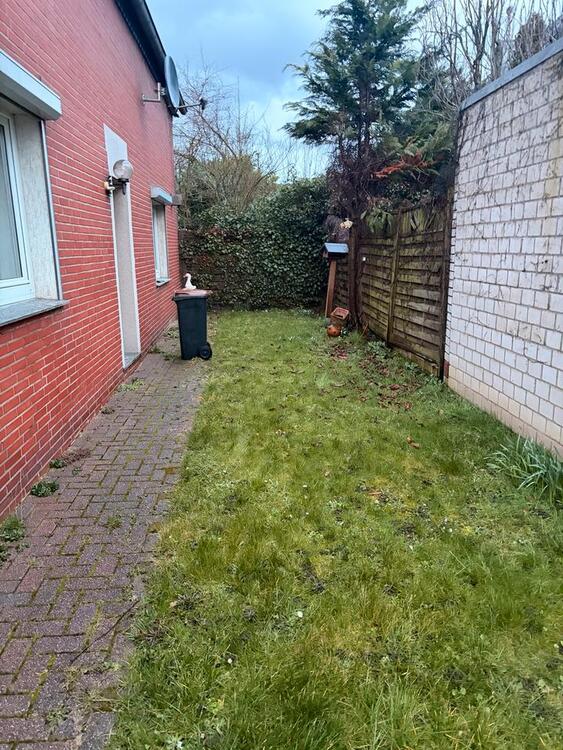 Thumbnail-Haus zur Vermietung in Büttgen mit Hof, Garten, Carport