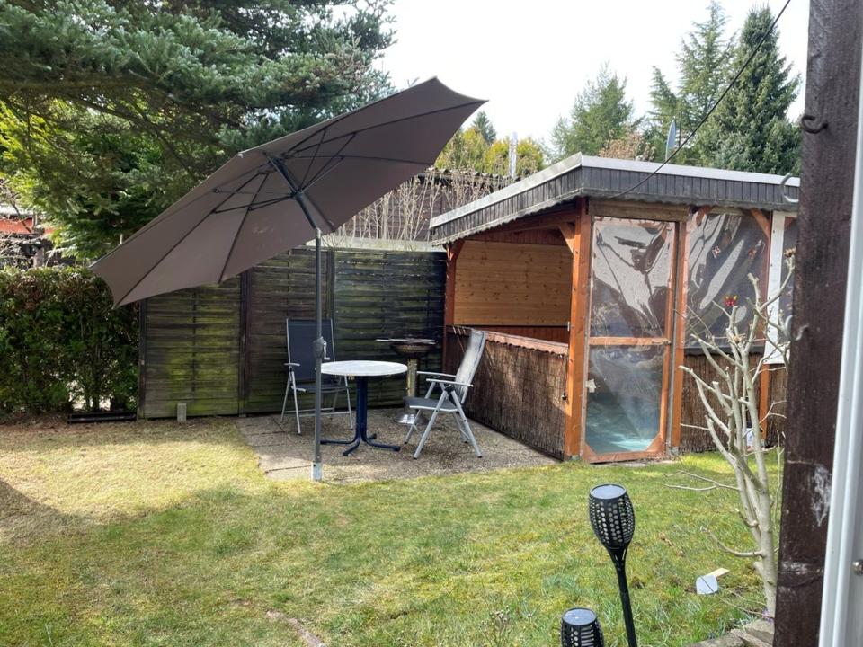 Thumbnail-Grundstück mit Gartenhaus