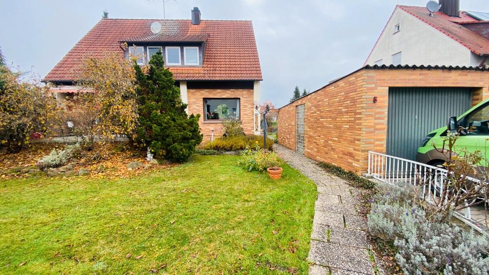 Thumbnail-Ein-Zweifamilienhaus in VeitsbronnRaindorf, 164 qm Wohnfläche