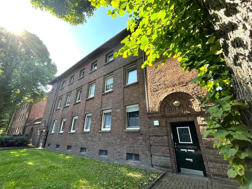 Thumbnail-Bei VIVAWEST die Sonnenstrahlen im Garten genießen.