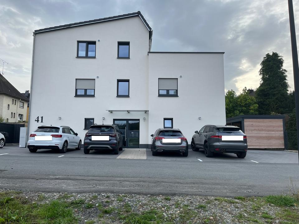 Thumbnail-Moderne 3-Zimmer-Dachgeschosswohnung mit großzügier Terrasse