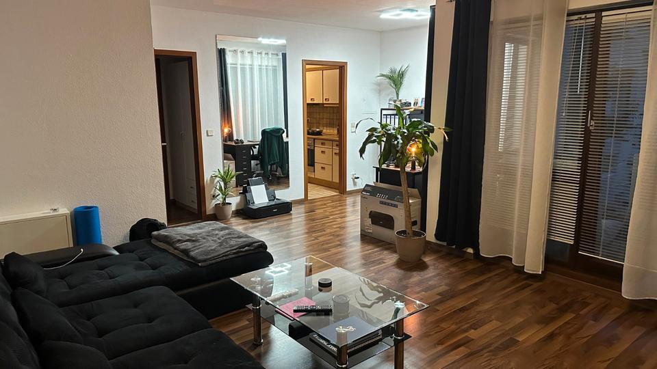 Thumbnail-Möblierte Stilvolle 2-Zimmer-Wohnung mit Einbauküche & Balkon