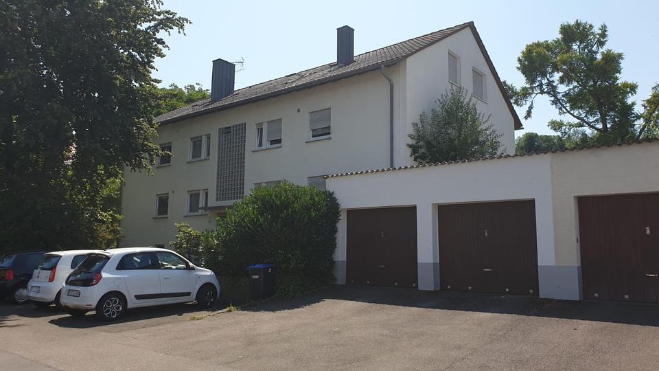 Thumbnail-Ruhige, schöne 2 Zimmer Dachgeschosswohnung