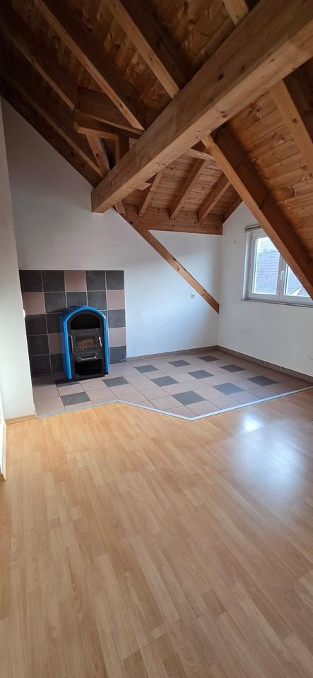 Thumbnail-3 Zimmer schöne Dachgeschoss zu Vermieten