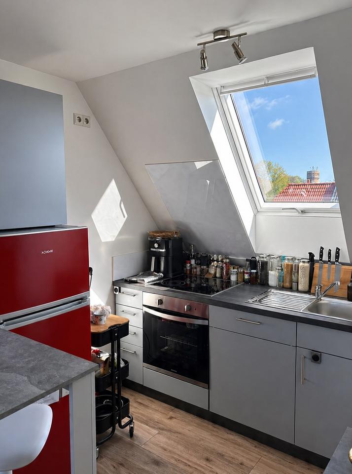 Thumbnail-ANFRAGESTOPP - Helle 2-Zimmer-Dachgeschosswohnung