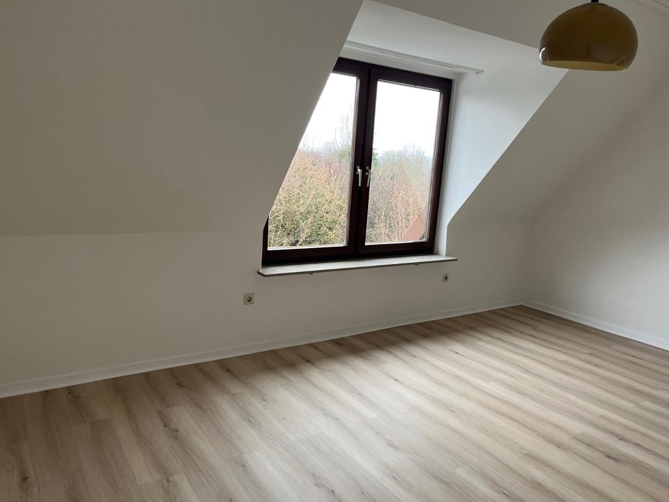 Thumbnail-Charmante 3-Zimmer-DG-Wohnung - 58qm - in Blomberg