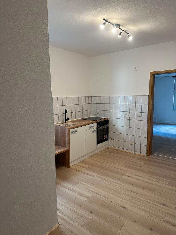 Thumbnail-Frisch renovierte 3,5 Zimmer Wohnung in zentraler Lage