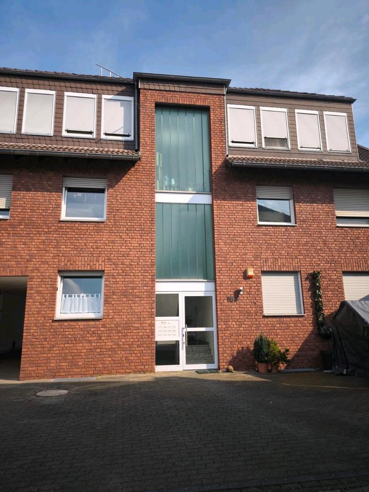 Thumbnail-41812 Kückhoven, 3 ZKDB 84 qm. Dachgeschoss Wohnung im 2. OG