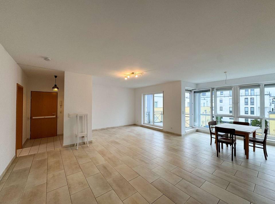 Thumbnail-Hell und Geräumig: Gut gelegene 3-Zimmerwohnung in Bad Homburg