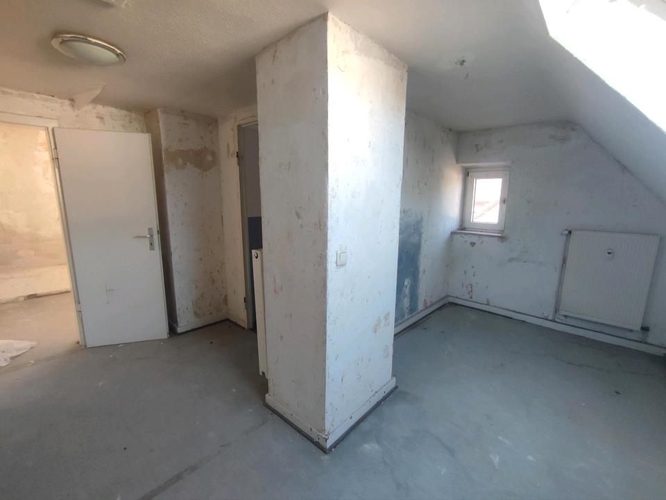 Thumbnail-Kleine 32m2 DG Wohnung in Merkstein Plitschard zu Vermieten