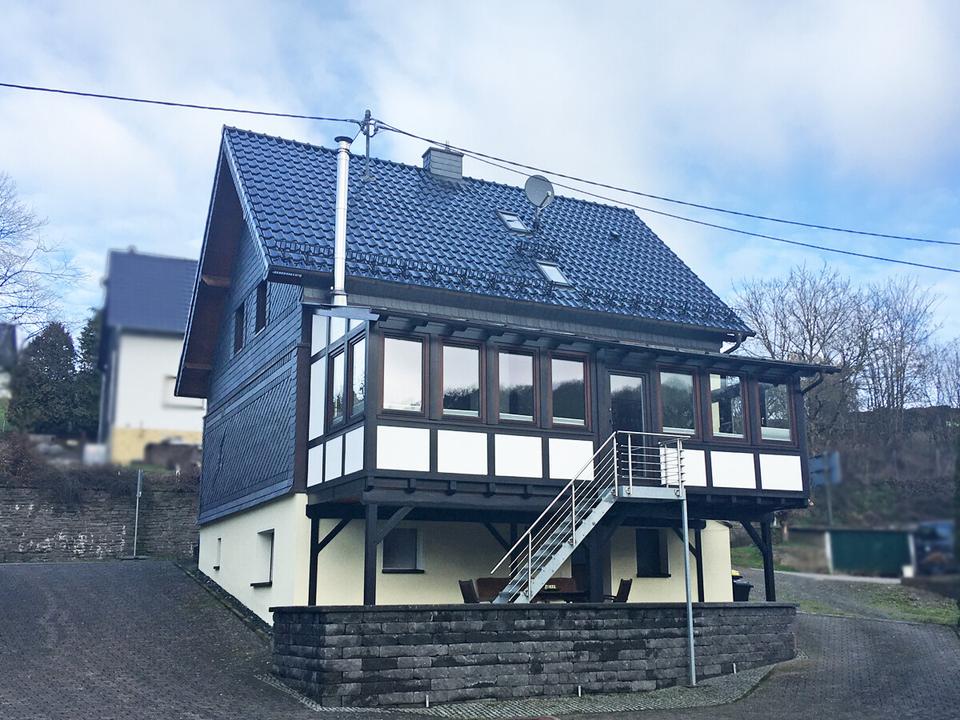 Thumbnail-Gepflegtes Einfamilienhaus mit guter Ausstattung!