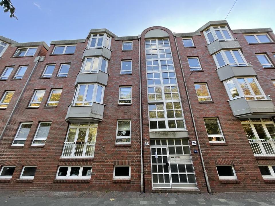 Thumbnail-Helle, geräumige 3- ZKB-Dachgeschosswohnung mit Balkon in der Südstadt zu vermieten!