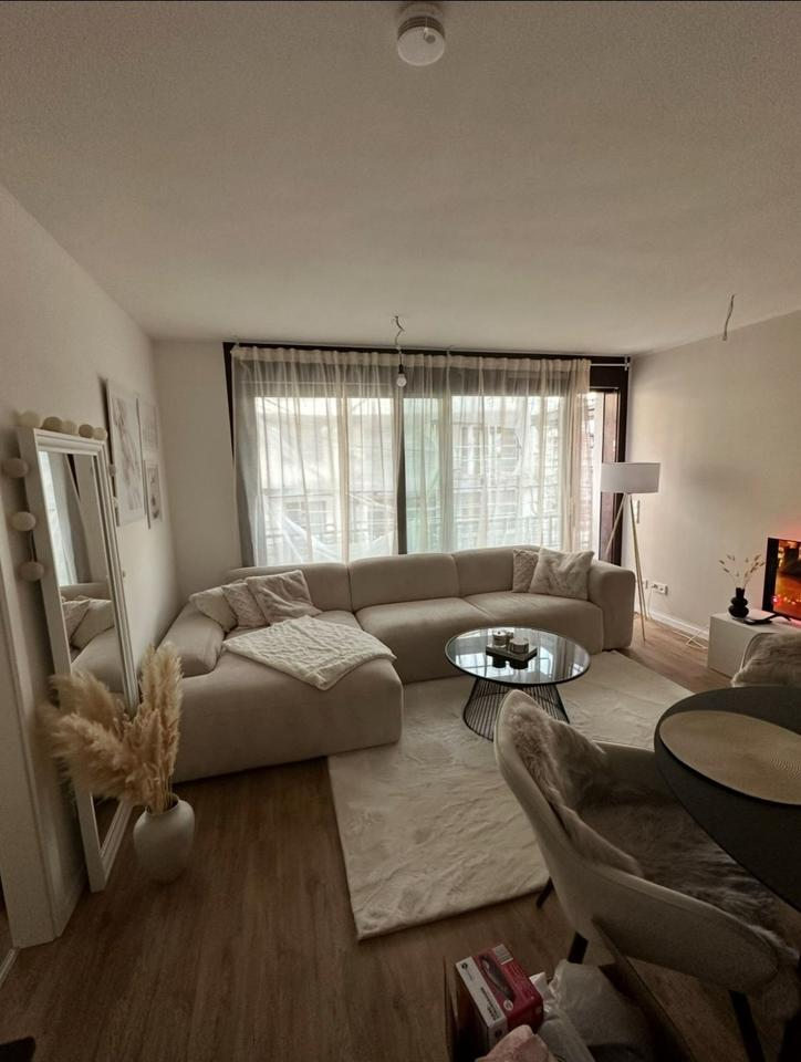 Thumbnail-Helle 2- Zimmer Wohnung, zentral und ruhig zur Miete