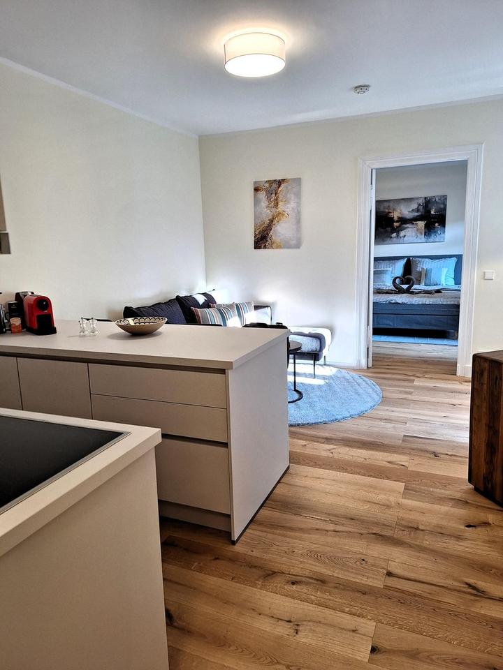 Thumbnail-Kastanienallee: 2,5 Zimmer Wohnung, frisch renoviert, möbliert