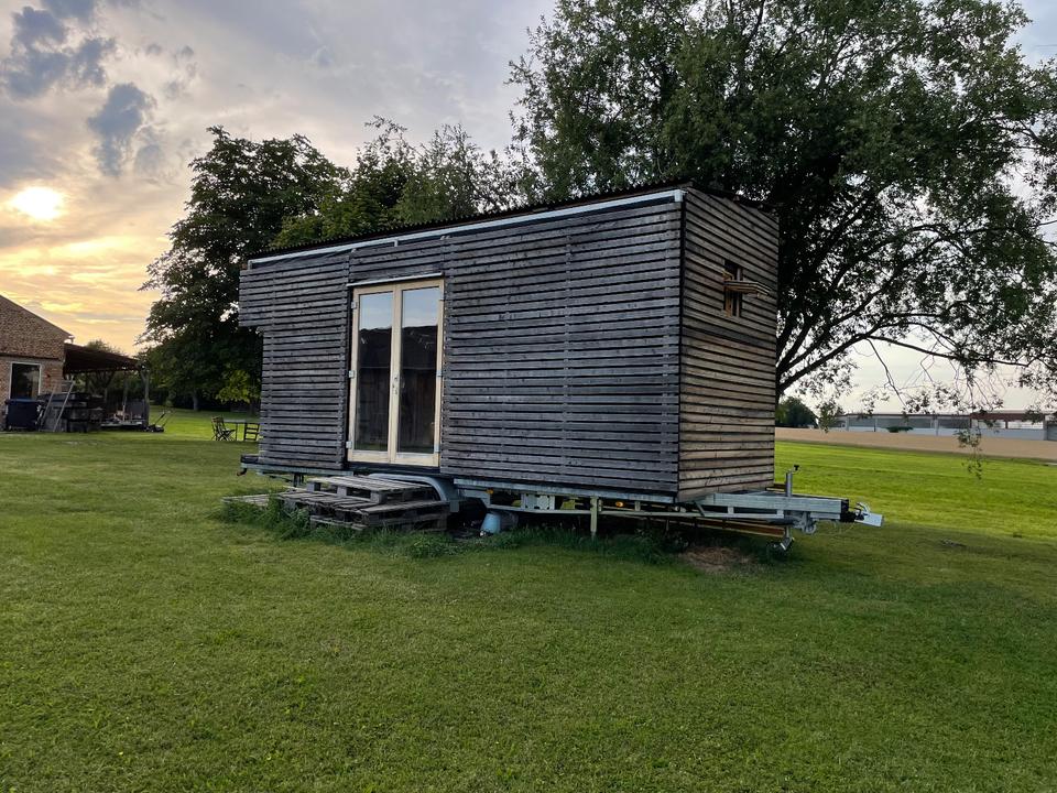 Thumbnail-Mobiles und modernes Tiny House für Heimwerker