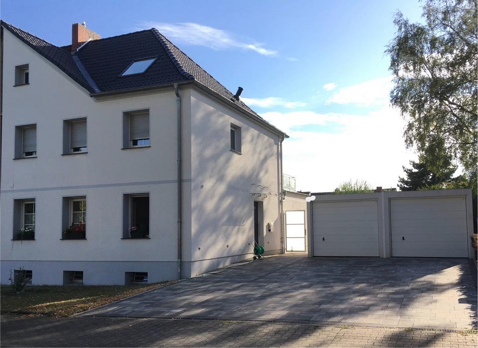 Thumbnail-Kernsaniertes Doppelhaus mit großem Garten