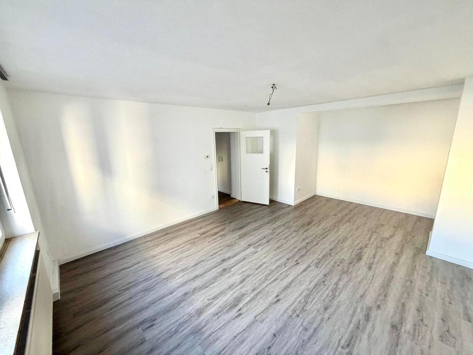 Thumbnail-Renovierte 1-Zimmerwohnung (45m2) mit EBK & großem Bad