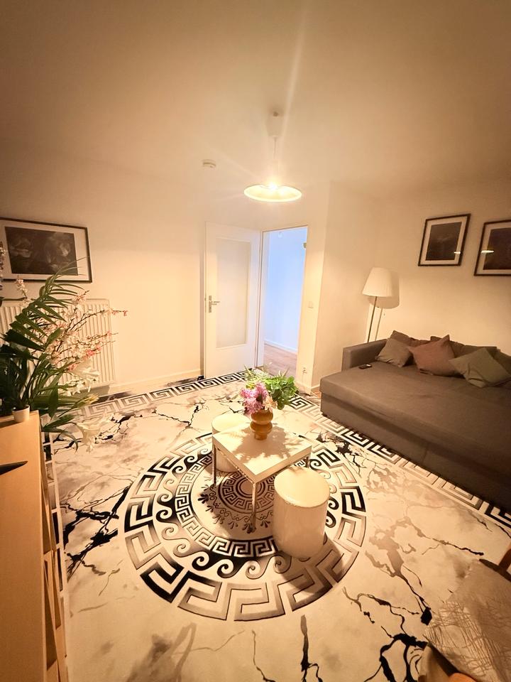 Thumbnail-Zwischen Miete Möblierte 2,5-Zimmer-Wohnung mit Balkon in Hamburg