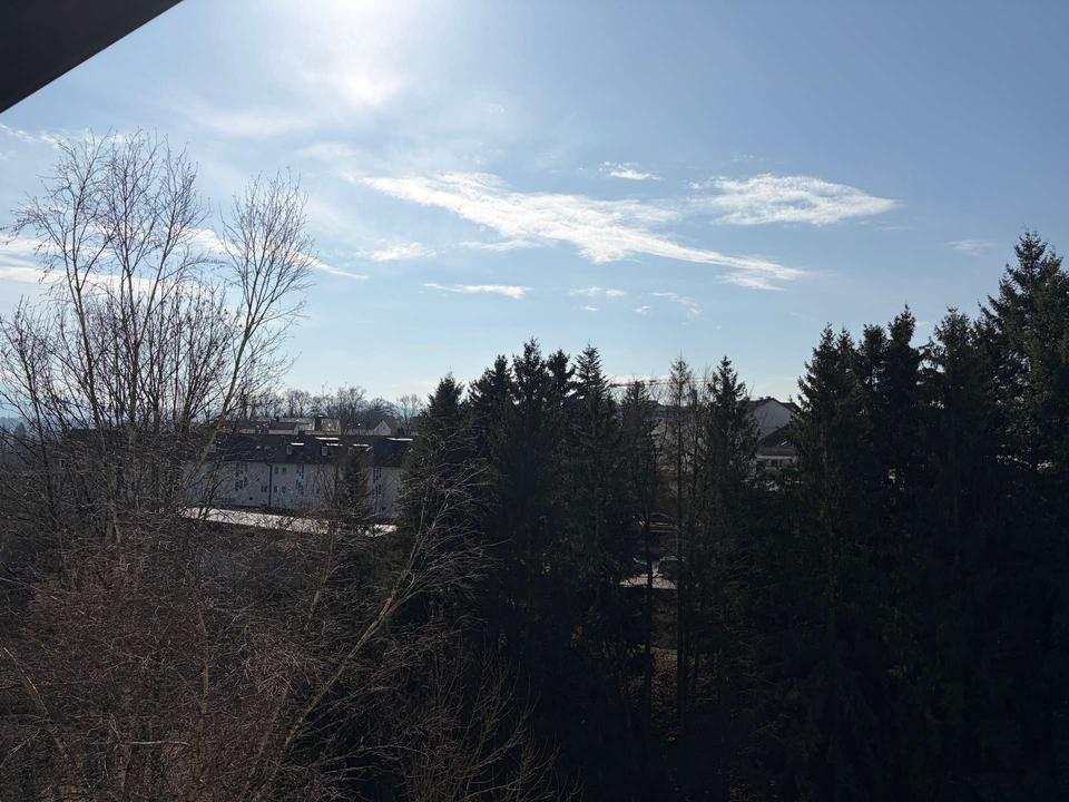 Thumbnail-Komplett sanierte 3-Zi-DG-Whg. mit Balkon und Bergblick in ruhiger Lage in Traunstein