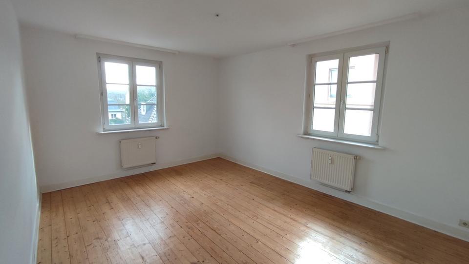Thumbnail-Schöne helle 2 Zi ,KDB Wohnung
