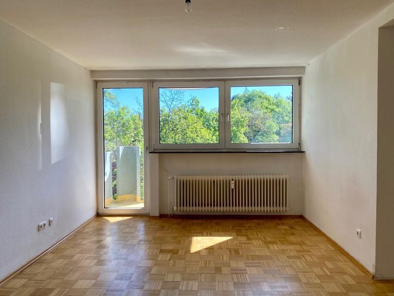 Thumbnail-Teilsanierte 3-Zimmer-Wohnung mit Tageslichtbad und Balkon