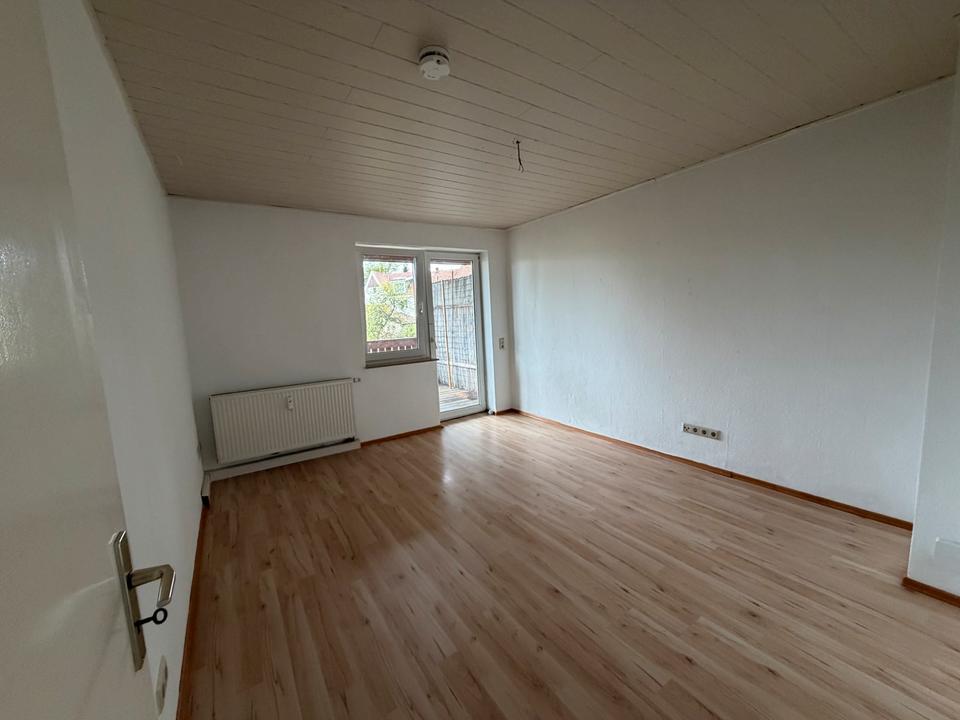 Thumbnail-3 Zimmer Wohnung mit Balkon, EBK, Stellplatz in Niederwalgern