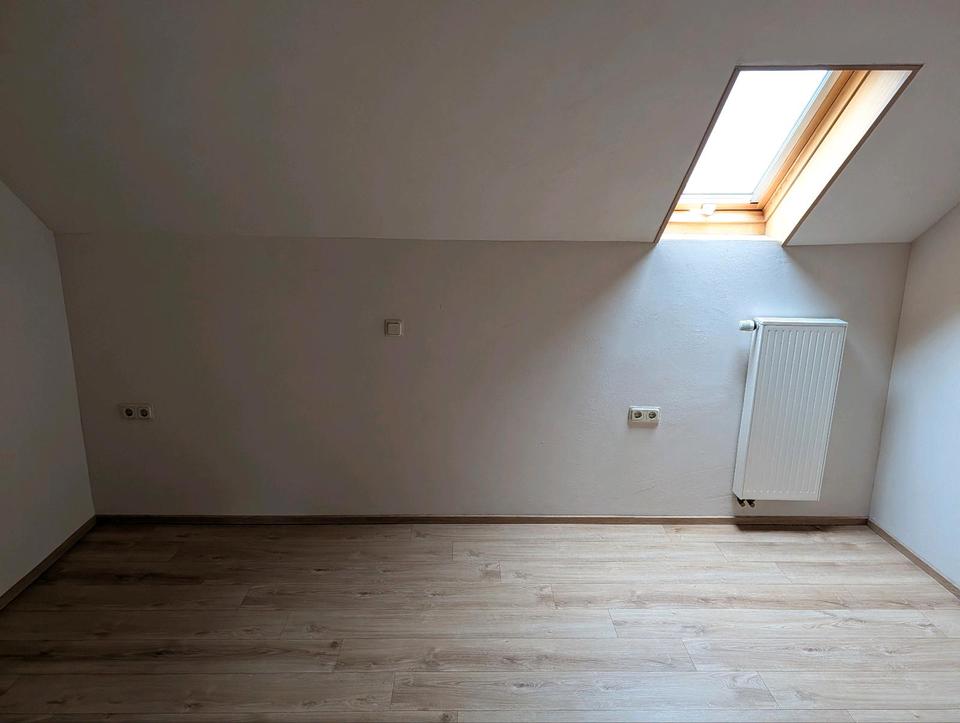 Thumbnail-Exklusive 2-Zimmer-DG-Wohnung Nähe Klinikum - ideal für Pendler