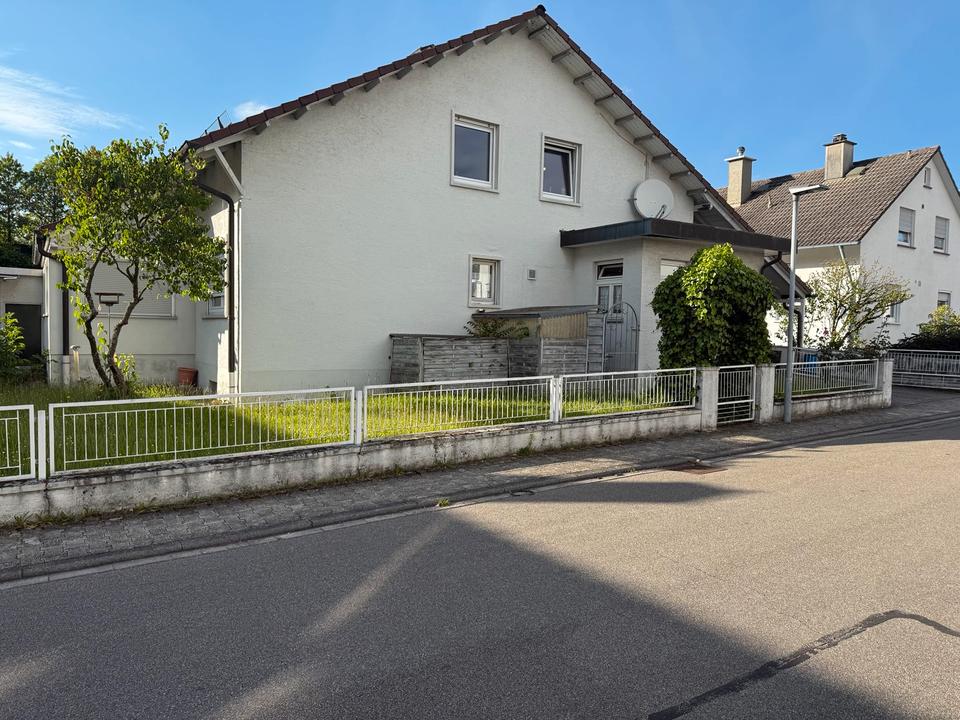Thumbnail-Gepflegtes Einfamilienhaus mit großem Grundstück in Bischweier