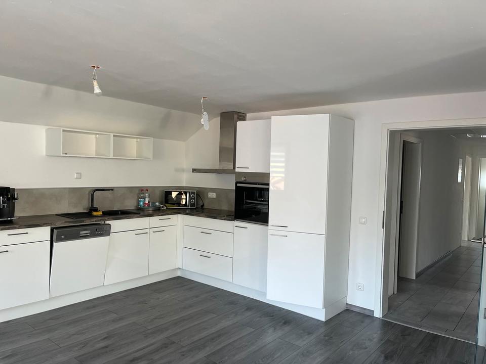 Thumbnail-3,5 Zimmer DG Wohnung mit großzügigem Balkon