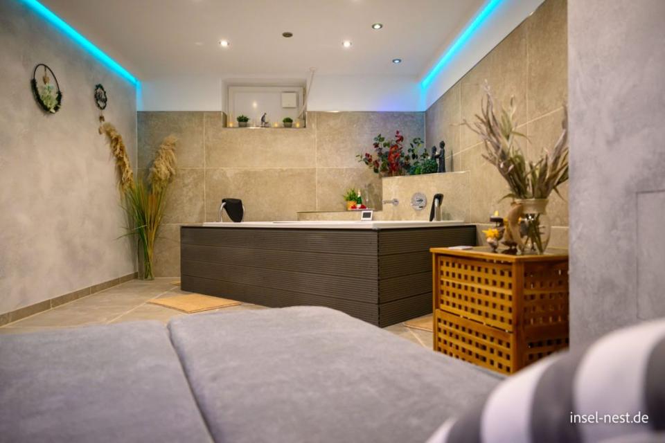 Thumbnail-Wellnessparadies Whirlpool + Sauna entspannt nur für 2 genießen