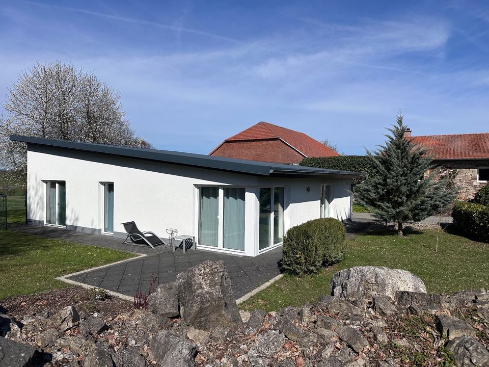 Thumbnail-Einfamilienhaus-freistehender Bungalow mit Garage, 3 Zimmer