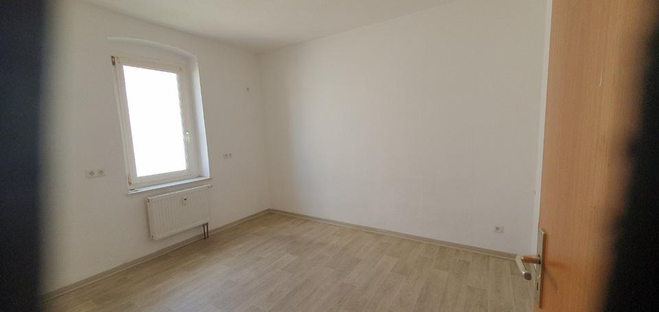 Thumbnail-! Meuselwitz - schöne 4-Raum-Wohnung - AB SOFORT ! RB 8