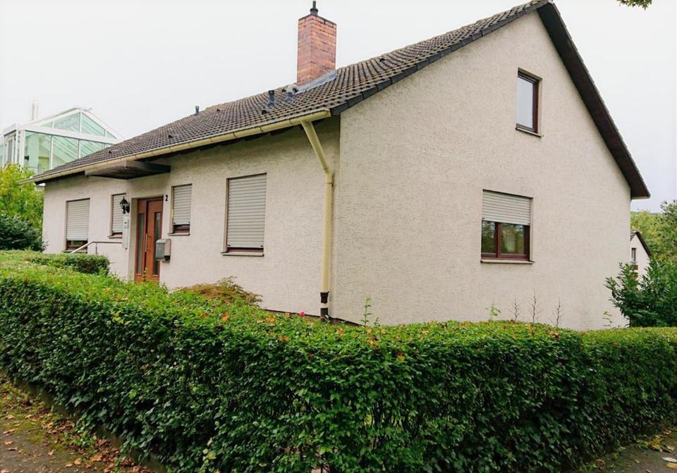 Thumbnail-Freistehendes Einfamilienhaus mit viel Potenzial in Schweinfurt