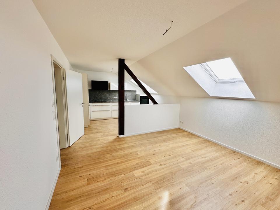 Thumbnail-Frisch sanierte, lichtdurchflutete DG-Wohnung mit topmoderner Einbauküche