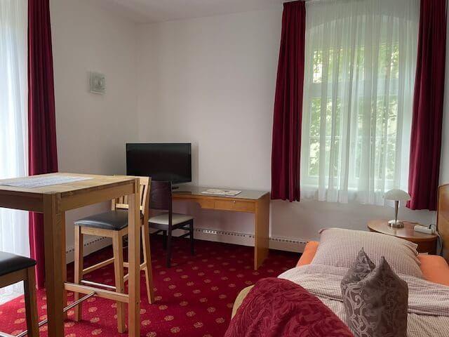 Thumbnail-★ Villa Loschwitz ► Möbliertes Apartment Moritzburg 28m² ab , Voll möbliert, Wasser, Strom, Heizung und Internet sind in der Miete enthalten. Einfach einziehen.