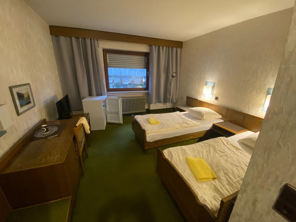 Thumbnail-*** 1-2 Bett-Zimmer zu vermieten - in Gummersbach-Derschlag ***