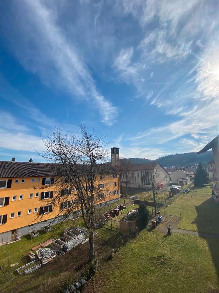 Thumbnail-Schön geschnittene 4 Zimmer Wohnung mit Balkon