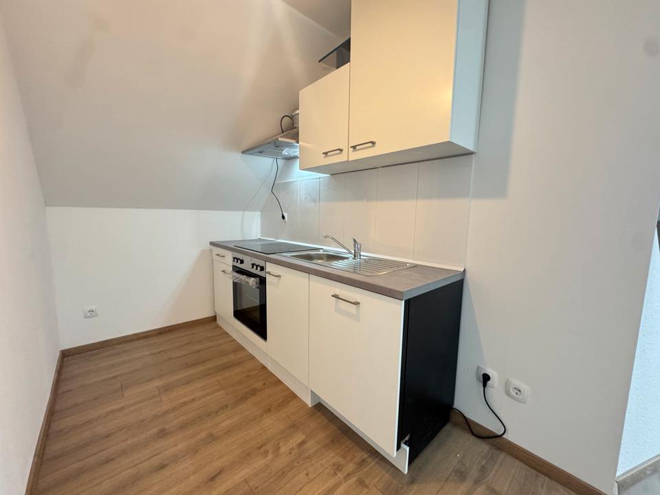 Thumbnail-Frisch renovierte 3-Zimmer-Wohnung mit Garten & 2 Stellplätzen in ruhiger Kanalnähe