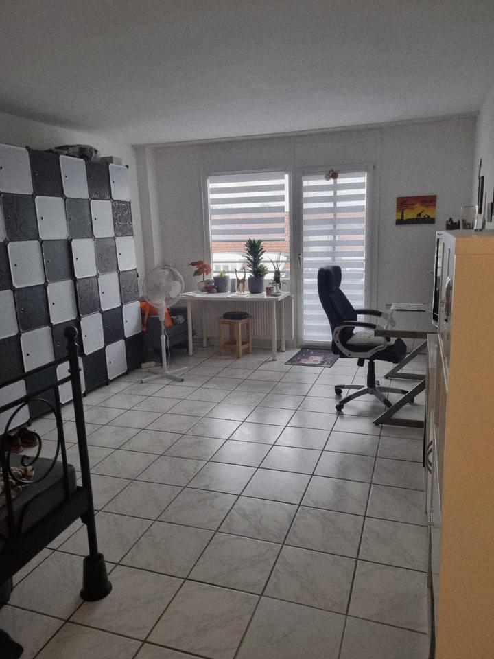 Thumbnail-1 Zimmer-Wohnung mit kleiner Küche und Balkon